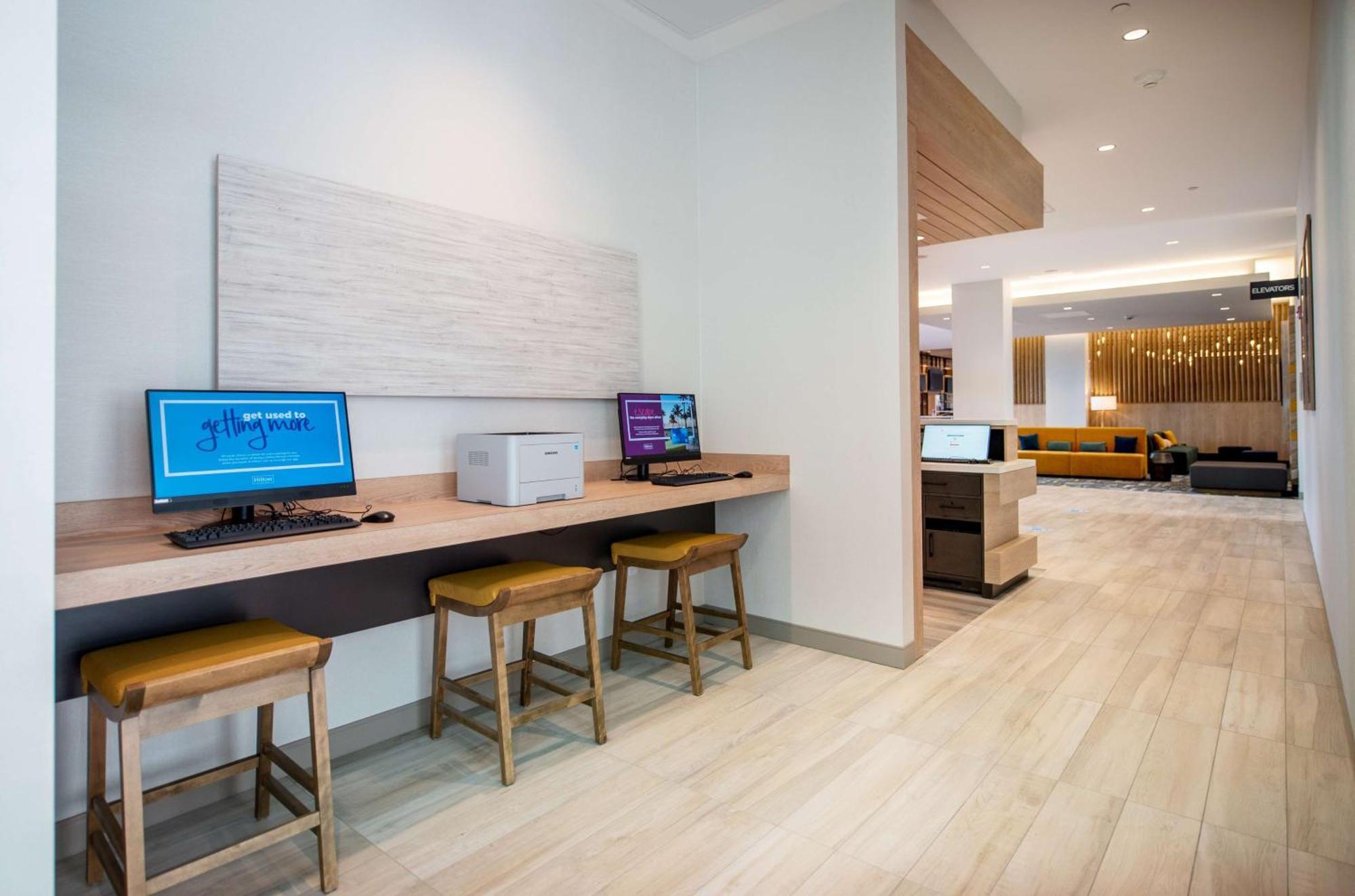 Hilton Garden Inn Moncton Downtown, Nb Bagian luar foto